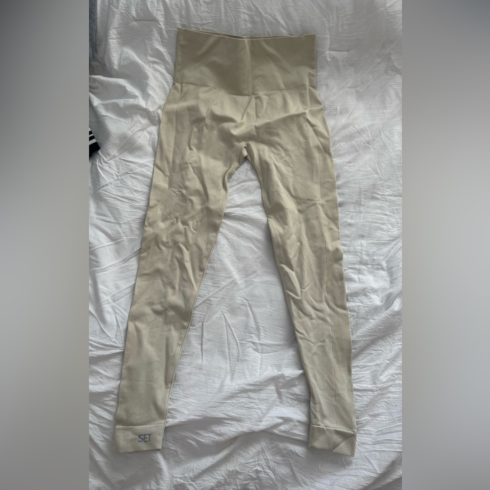 SET Active Beige Ribbed Leggings